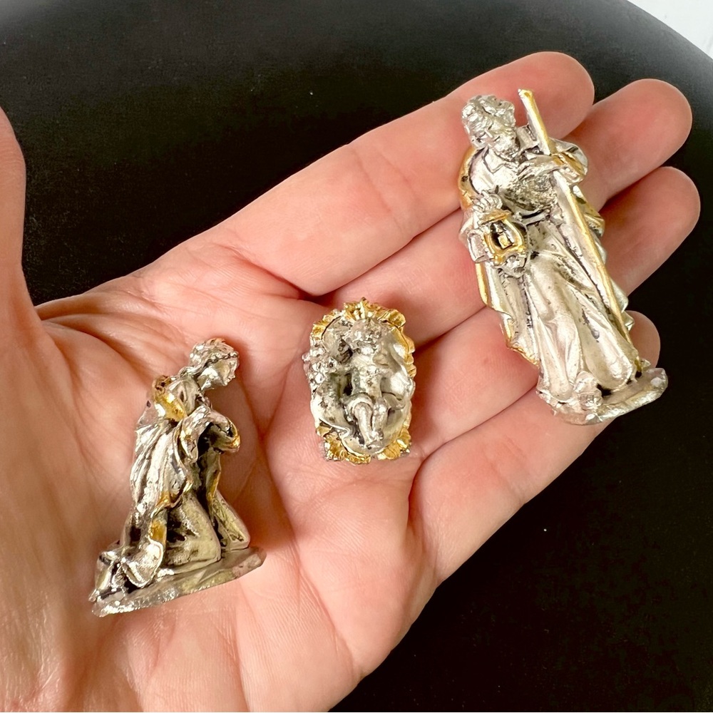 Silver and Gold Metal Small Nativity - Picture 6 of 6